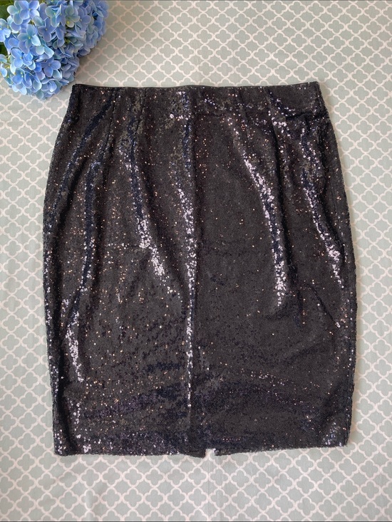 Lane Bryant Dresses & Skirts - Lane Bryant Black Sequin Pencil Skirt 16